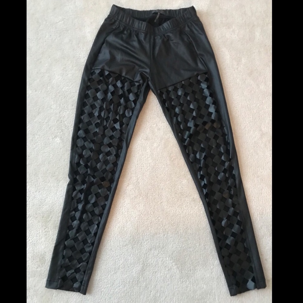 Cut out leggings